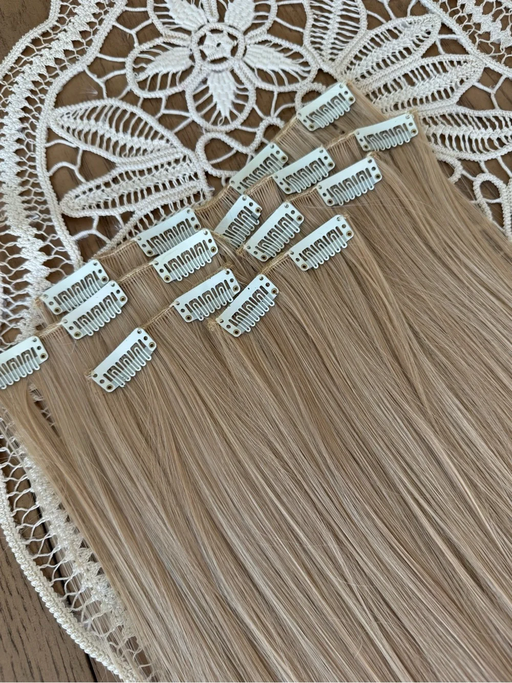 22” Light Blonde Synthetic Clip-In Hair Extensions Set | Straight